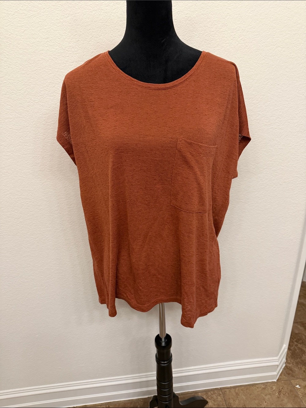 Caslon Rust Short Sleeve Pocket Tee